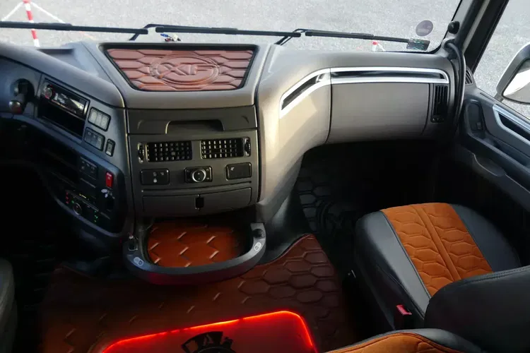 DAF XF 106.480 / LOW DECK / IDEALNY STAN / SUPER SPACE CAB / zdjęcie 29