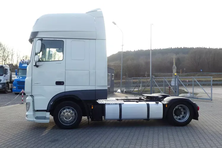 DAF XF 106.480 / LOW DECK / IDEALNY STAN / SUPER SPACE CAB / zdjęcie 4