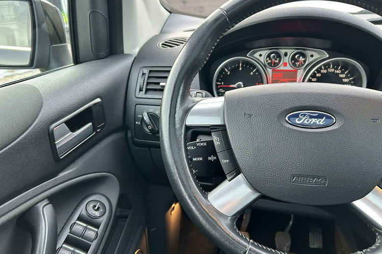 Ford Kuga zdjęcie 12