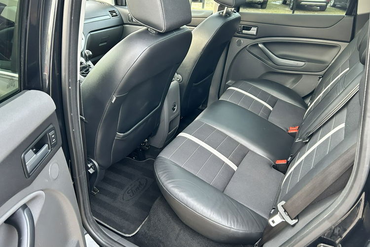 Ford Kuga zdjęcie 14