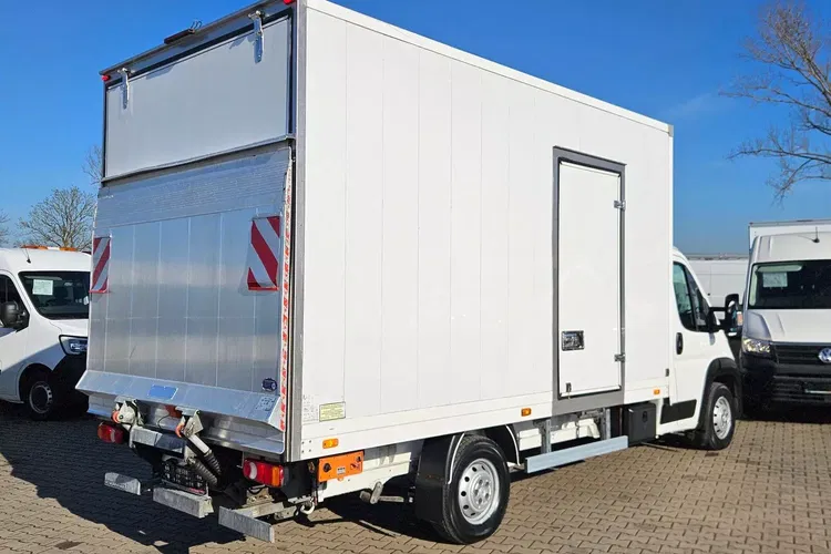 Peugeot boxer Kontener 8 ePAL 64999zł NETTO 2.0 HDi/165KM zdjęcie 9