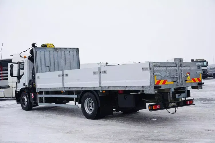 Iveco EUROCARGO / 180-250 / SKRZYNIOWY + HDS / HYVA HC - 153 / ROTATOR / PILOT zdjęcie 6