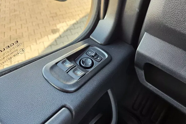 Renault Master L3H2 89999zł Netto Brygadówka 7 osób 2.3 dCi/150KM zdjęcie 19