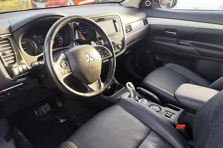 Mitsubishi Outlander 4x4 Xenon Navi Skóry Gwarancja zdjęcie 14