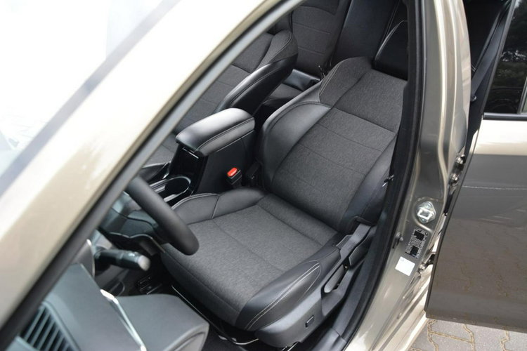 Toyota Corolla Lift FullLed RadarAcc BLIS As.Pasa Navi Kamera KeylessGo Aso Alu17" zdjęcie 20