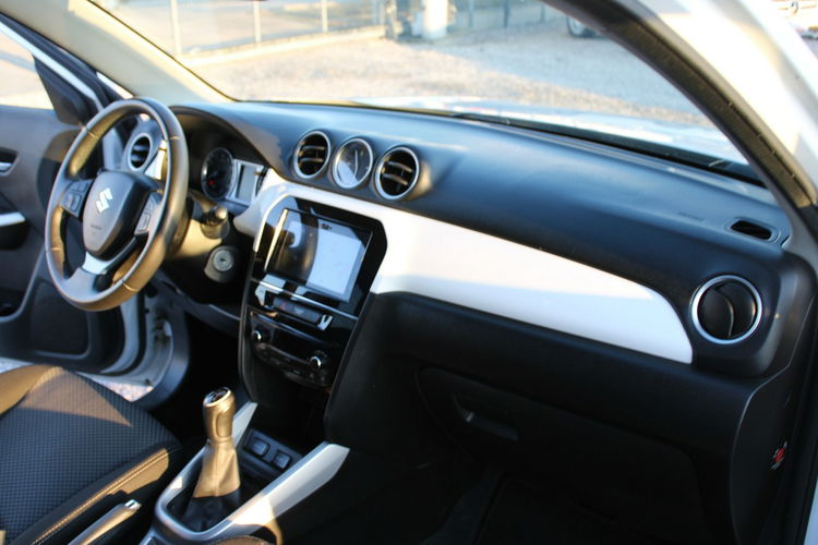 Suzuki Vitara Grzane siedzenia, salon polska, kamera cofania, Faktura Marża zdjęcie 16