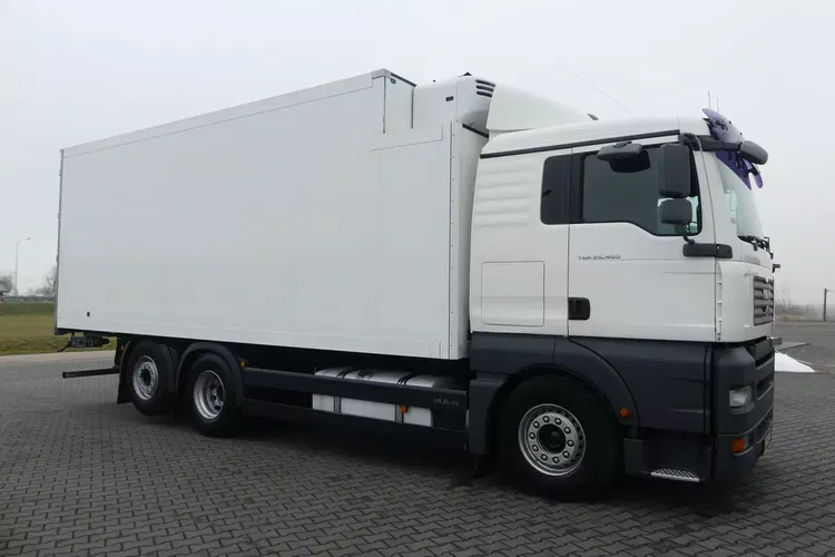 MAN TGA 26.400 6x2 / CHŁODNIA /  / KABINA SYPIALNA / zdjęcie 10