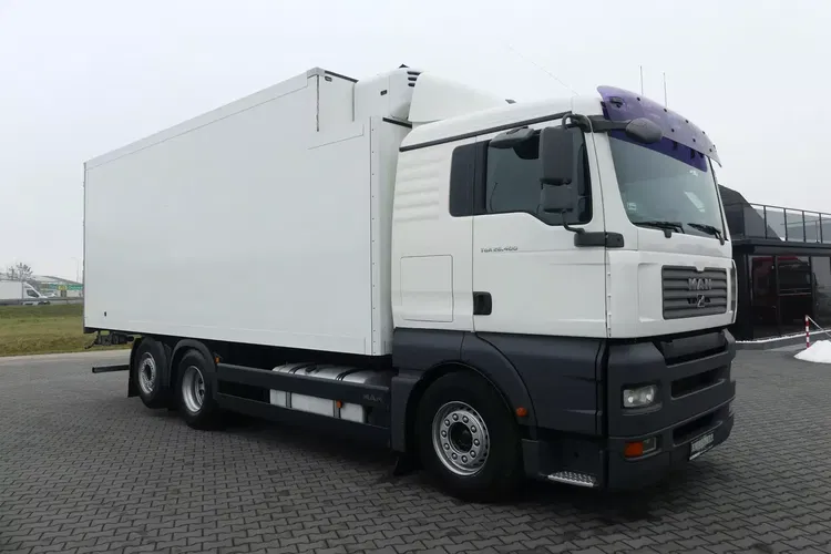 MAN TGA 26.400 6x2 / CHŁODNIA /  / KABINA SYPIALNA / zdjęcie 11