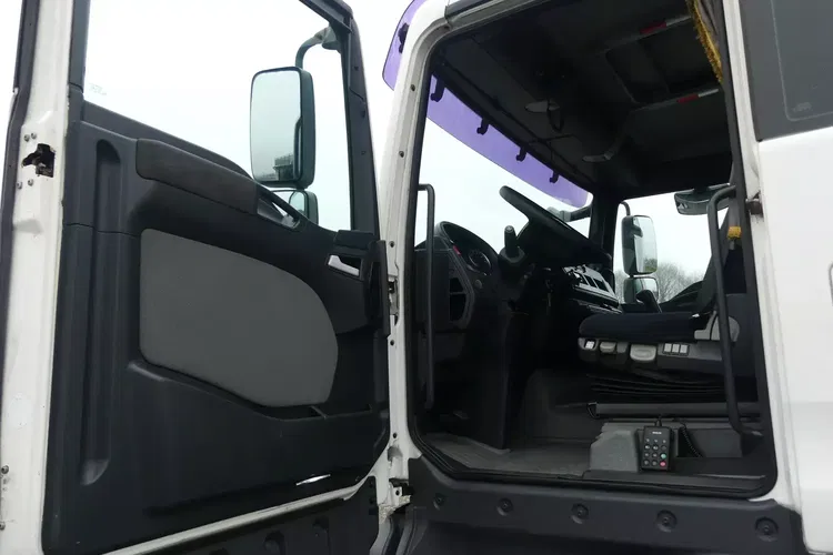 MAN TGA 26.400 6x2 / CHŁODNIA /  / KABINA SYPIALNA / zdjęcie 22