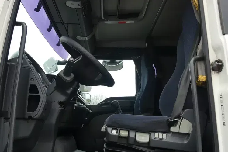 MAN TGA 26.400 6x2 / CHŁODNIA /  / KABINA SYPIALNA / zdjęcie 23