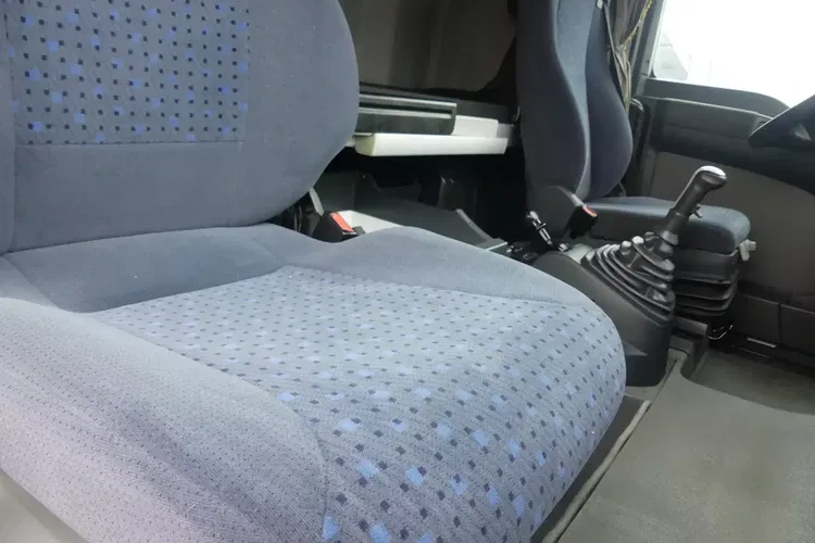 MAN TGA 26.400 6x2 / CHŁODNIA /  / KABINA SYPIALNA / zdjęcie 28