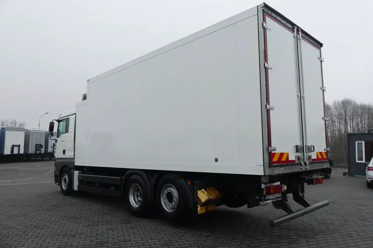 MAN TGA 26.400 6x2 / CHŁODNIA /  / KABINA SYPIALNA / zdjęcie 5