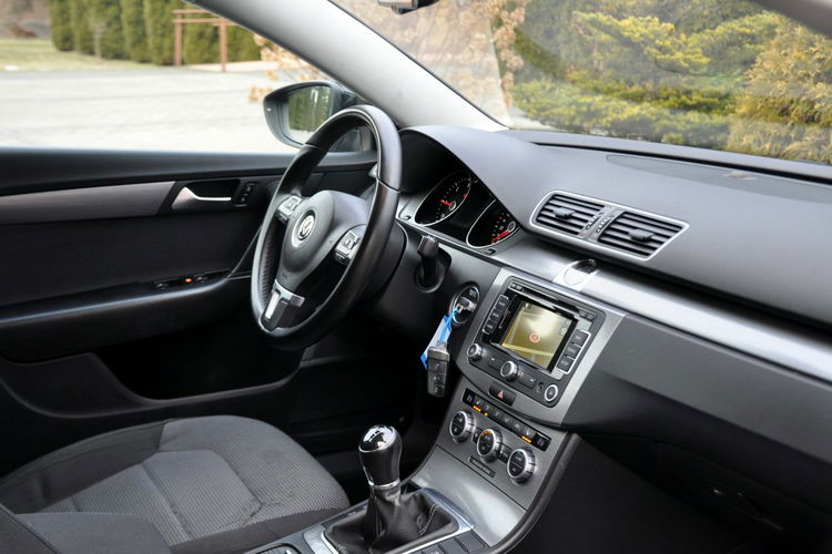 Volkswagen Passat 2.0TDI(140KM) Bi-Xenon Led Navi Klimatronik El.Fotel Welur Alu16"ASO zdjęcie 18