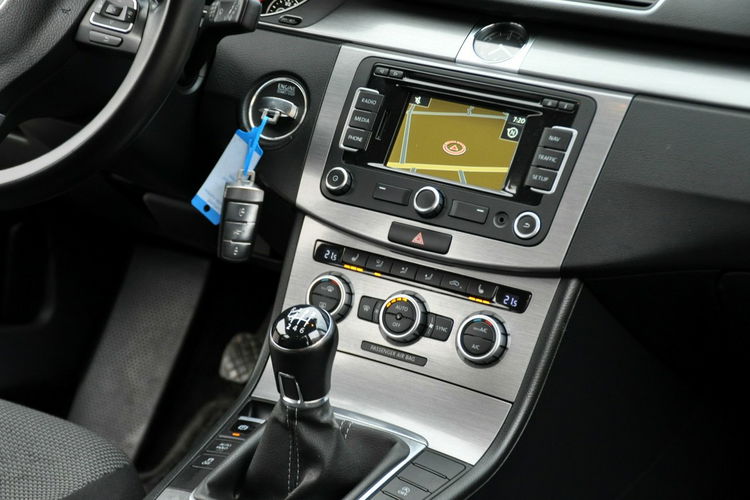 Volkswagen Passat 2.0TDI(140KM) Bi-Xenon Led Navi Klimatronik El.Fotel Welur Alu16"ASO zdjęcie 27