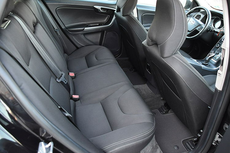 Volvo V60 2.0D3 150KM Navi Alu Led Podg. Fotele Gwarancja zdjęcie 13