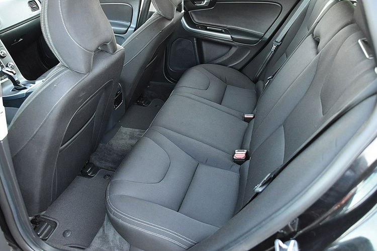 Volvo V60 2.0D3 150KM Navi Alu Led Podg. Fotele Gwarancja zdjęcie 14