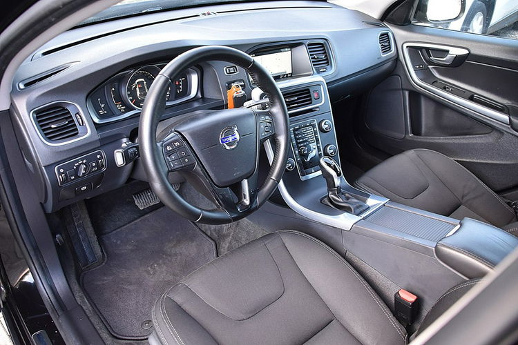 Volvo V60 2.0D3 150KM Navi Alu Led Podg. Fotele Gwarancja zdjęcie 5