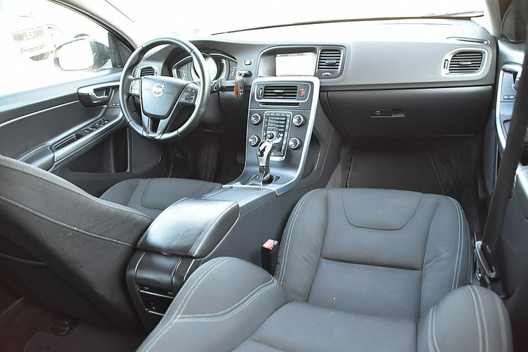 Volvo V60 2.0D3 150KM Navi Alu Led Podg. Fotele Gwarancja zdjęcie 6