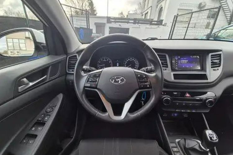 Hyundai Tucson 1.6 Benzyna SERWIS Kamera Bardzo Ładny i Zadbany Tucson zdjęcie 7