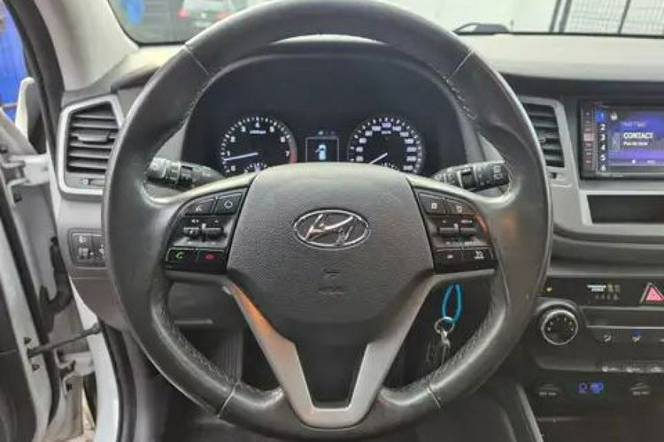 Hyundai Tucson 1.6 Benzyna SERWIS Kamera Bardzo Ładny i Zadbany Tucson zdjęcie 8