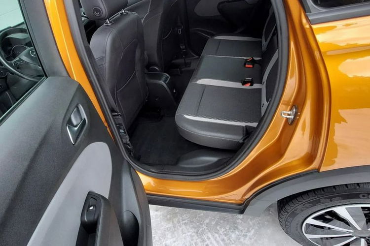 Opel Crossland X 1.2 Benzyna KAMERA Bardzo Ładny KOLOR Samochód Zadbany zdjęcie 20