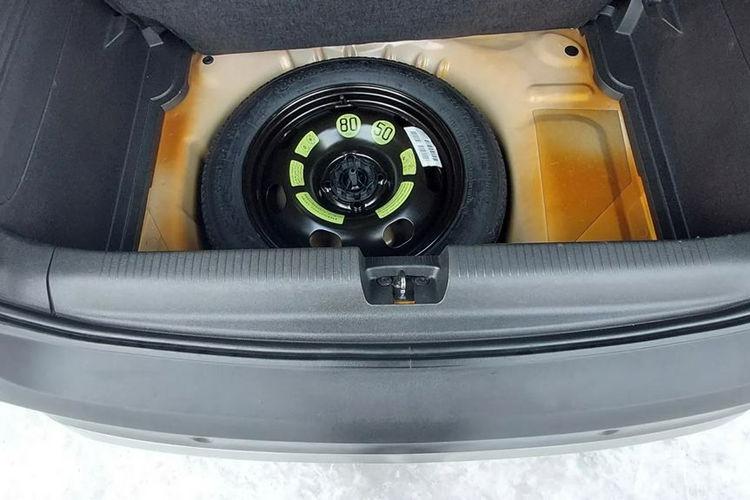 Opel Crossland X 1.2 Benzyna KAMERA Bardzo Ładny KOLOR Samochód Zadbany zdjęcie 23