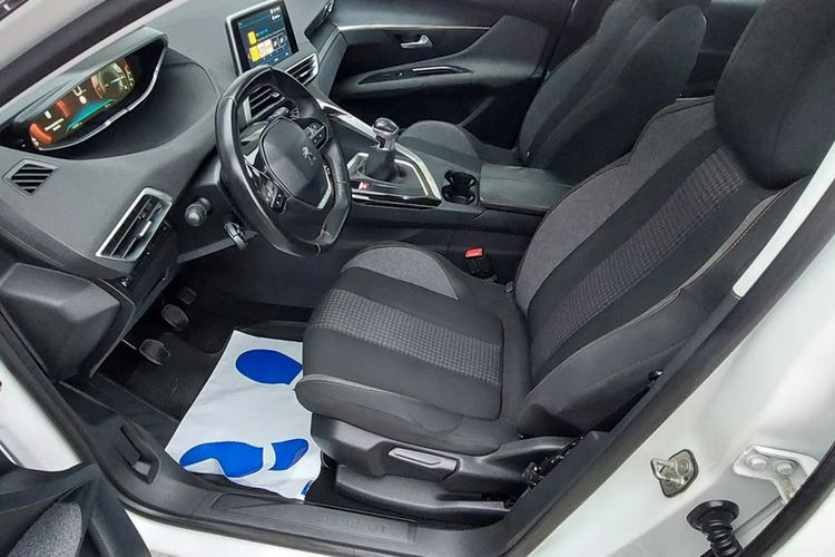 Peugeot 3008 1.2 Benzyna KAMERA Panorama BARDZO Ładny i Zadbany zdjęcie 18