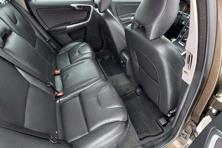 XC 60 2015 2.0 Diesel ŁADNY Kolor BRĄZ Zadbane VOLVO XC60 zdjęcie 27