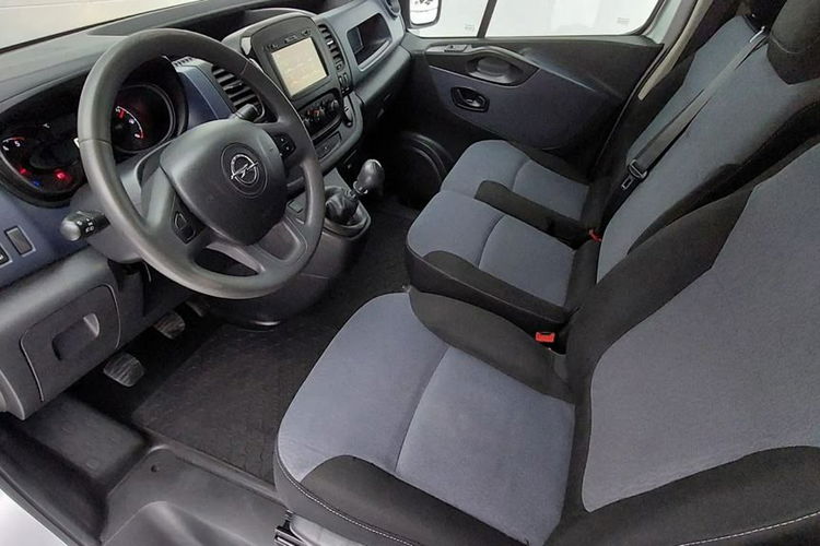 Opel Vivaro Faktura VAT LONG Długi Bardzo Ładny i Zadbany zdjęcie 19
