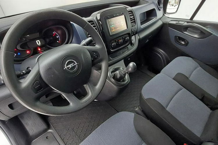 Opel Vivaro Faktura VAT LONG Długi Bardzo Ładny i Zadbany zdjęcie 20