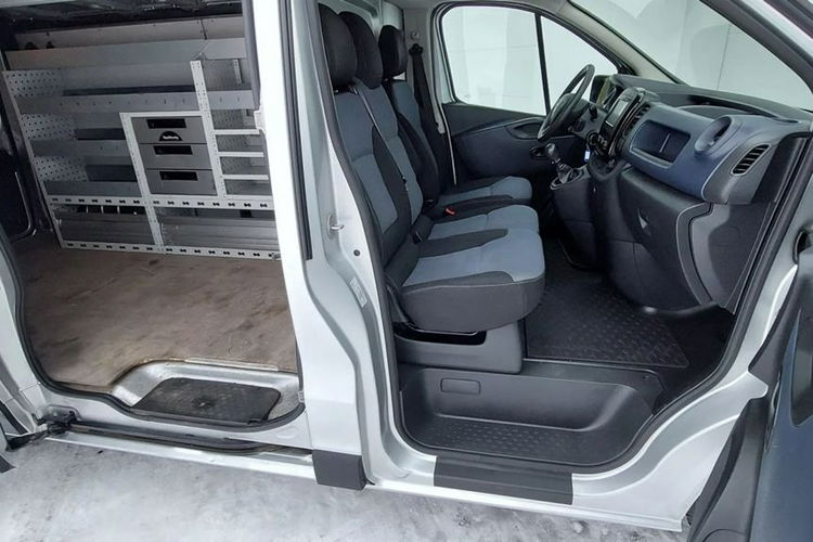 Opel Vivaro Faktura VAT LONG Długi Bardzo Ładny i Zadbany zdjęcie 24