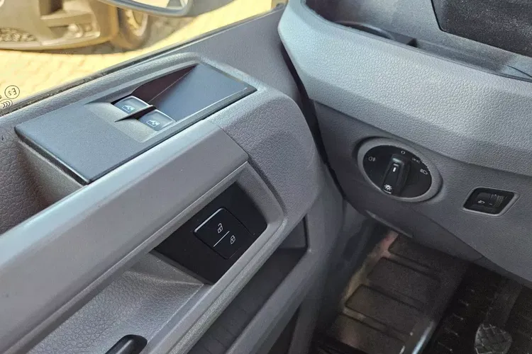 Volkswagen Crafter L5H2 109999zł NETTO Brygadówka 7 osób 2.0TDi/140KM zdjęcie 19