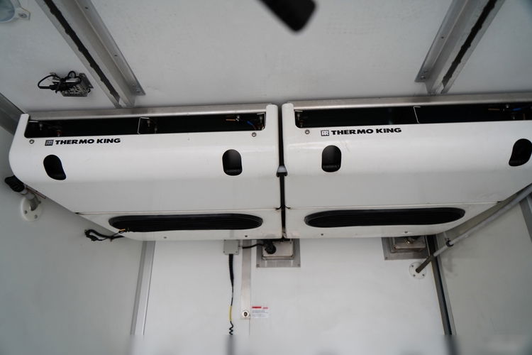 MAN TGM 12.290 / 4x2 / CHŁODNIA 7.8 M / AGREGAT THERMO KING T-1200 R / WINDA ZAŁADOWCZA / MUTLITEMPERATURA / DHOLLANDIA zdjęcie 29