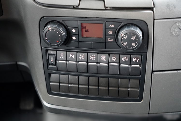 MAN TGM 12.290 / 4x2 / CHŁODNIA 7.8 M / AGREGAT THERMO KING T-1200 R / WINDA ZAŁADOWCZA / MUTLITEMPERATURA / DHOLLANDIA zdjęcie 42