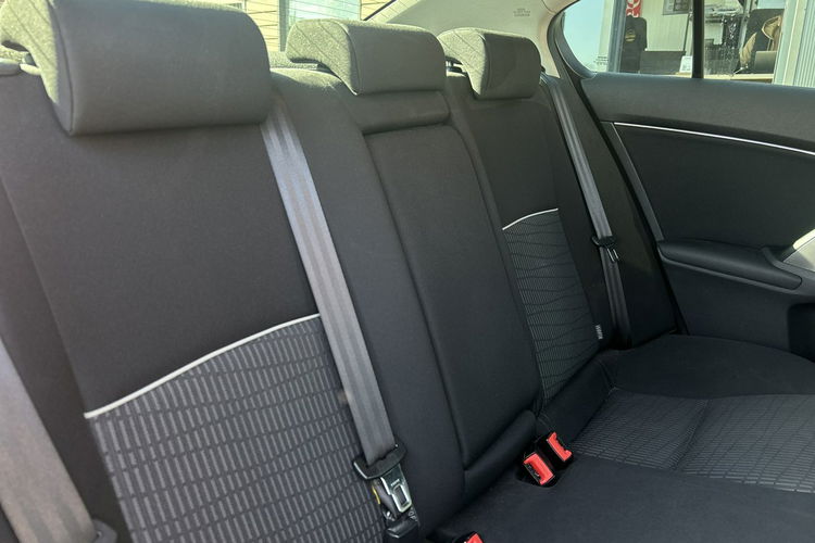 Toyota Avensis Salon Polska Bezwypadkowy Stan Bardzo Dobry benzyna gaz zdjęcie 10