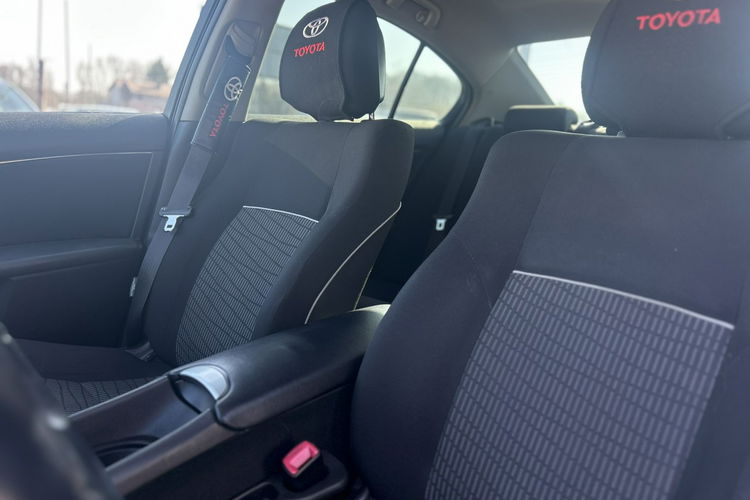 Toyota Avensis Salon Polska Bezwypadkowy Stan Bardzo Dobry benzyna gaz zdjęcie 9