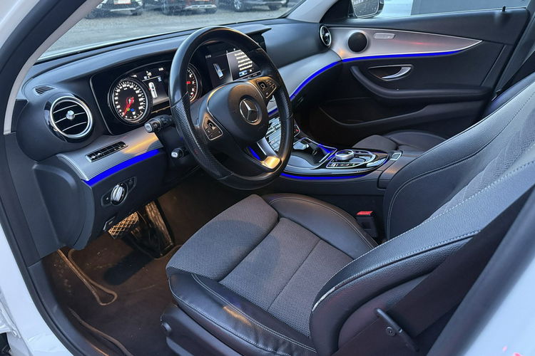 Mercedes E 200 Full-Led. Automat. Niski przebieg. zdjęcie 12