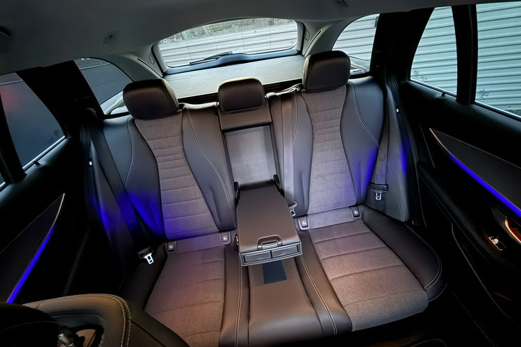Mercedes E 200 Full-Led. Automat. Niski przebieg. zdjęcie 18