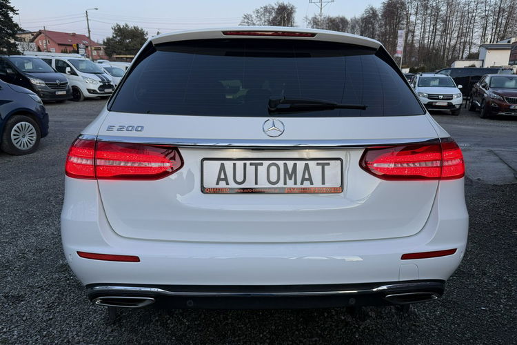 Mercedes E 200 Full-Led. Automat. Niski przebieg. zdjęcie 8
