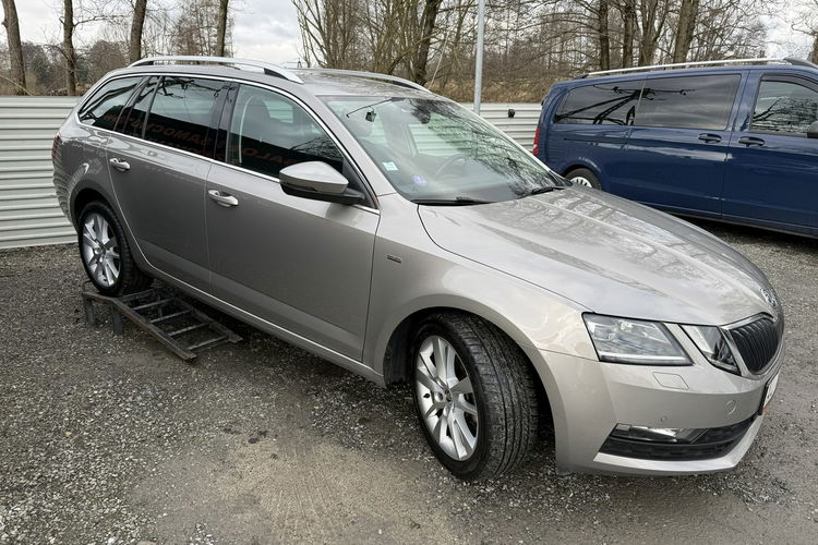 Skoda Octavia DSG. Virtualny kokpit. Świat Led. Ksenon. Lift zdjęcie 3