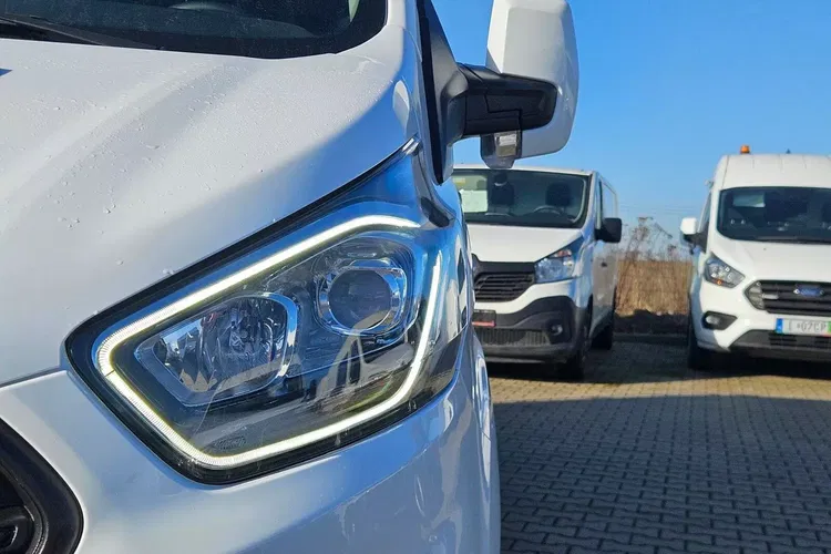 Ford transit-custom L2H1 99999zł NETTO Brygadówka 6 osób 2.0TdCi/131KM zdjęcie 13