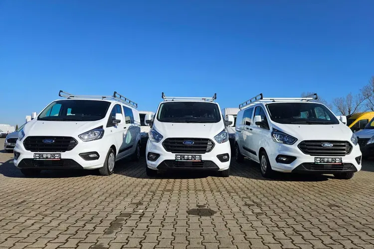 Ford transit-custom L2H1 99999zł NETTO Brygadówka 6 osób 2.0TdCi/131KM zdjęcie 3