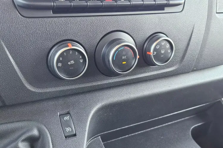 Renault Master Kontener 8 ePAL 89999zł NETTO 2.3 dCi/163KM zdjęcie 25
