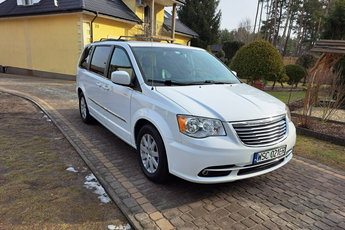 Chrysler Town & Country Touring 3.6 V6 BENZYNA | 287KM | 2014r. PL tablice 7os. Stow 'n Go