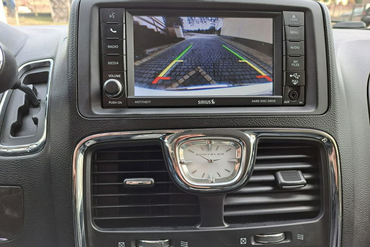 Chrysler Town & Country Touring 3.6 V6 BENZYNA | 287KM | 2014r. PL tablice 7os. Stow 'n Go zdjęcie 10