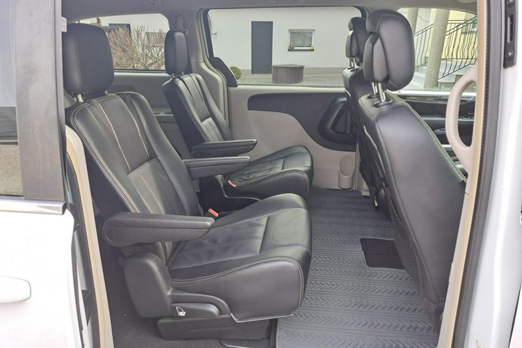 Chrysler Town & Country Touring 3.6 V6 BENZYNA | 287KM | 2014r. PL tablice 7os. Stow 'n Go zdjęcie 12