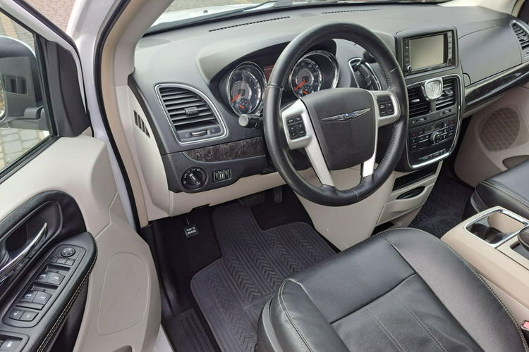 Chrysler Town & Country Touring 3.6 V6 BENZYNA | 287KM | 2014r. PL tablice 7os. Stow 'n Go zdjęcie 15