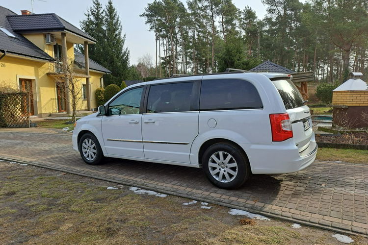Chrysler Town & Country Touring 3.6 V6 BENZYNA | 287KM | 2014r. PL tablice 7os. Stow 'n Go zdjęcie 17