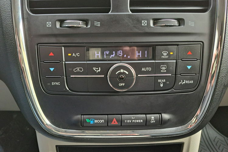 Chrysler Town & Country Touring 3.6 V6 BENZYNA | 287KM | 2014r. PL tablice 7os. Stow 'n Go zdjęcie 22