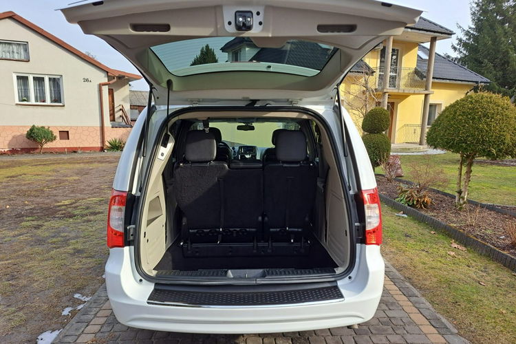 Chrysler Town & Country Touring 3.6 V6 BENZYNA | 287KM | 2014r. PL tablice 7os. Stow 'n Go zdjęcie 25